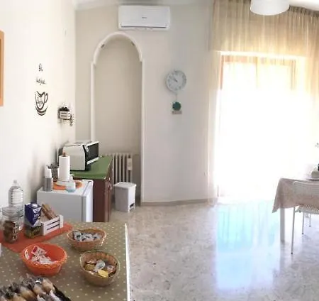 Alojamento de Acomodação e Pequeno-almoço Al Campanile Taranto